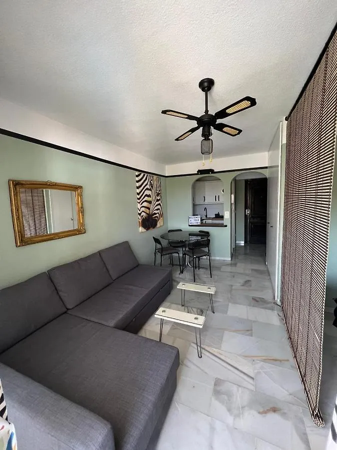 Lovely Apartment For 2 To 4 People---Apartamento De Dos A Cuatro Personas Benalmádena