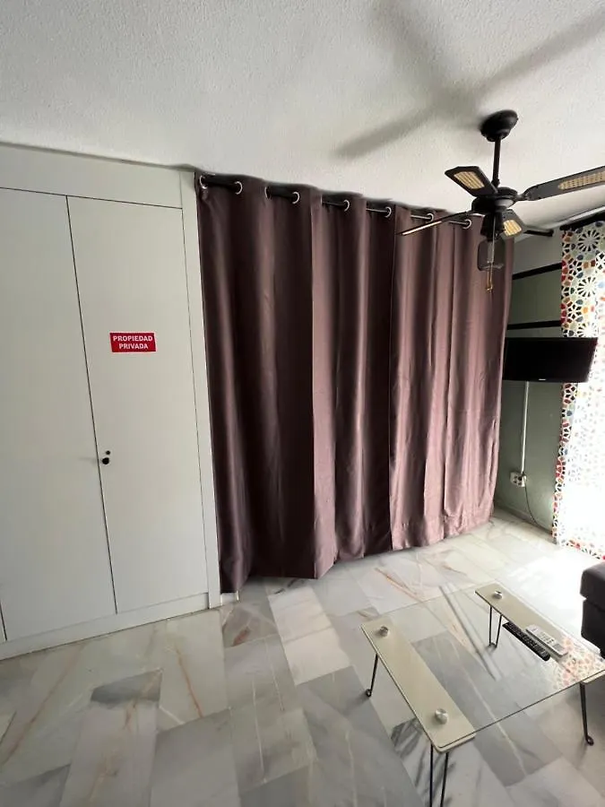 Lovely Apartment For 2 To 4 People---Apartamento De Dos A Cuatro Personas Benalmádena 0*,  España