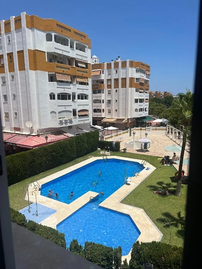 Lovely Apartment For 2 To 4 People---Apartamento De Dos A Cuatro Personas Benalmadena