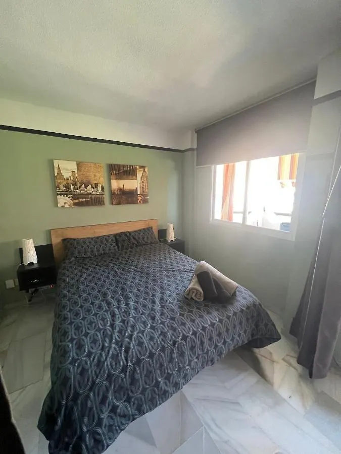 Lovely Apartment For 2 To 4 People---Apartamento De Dos A Cuatro Personas Benalmadena